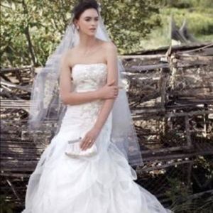 An amazing Bridal Gown...